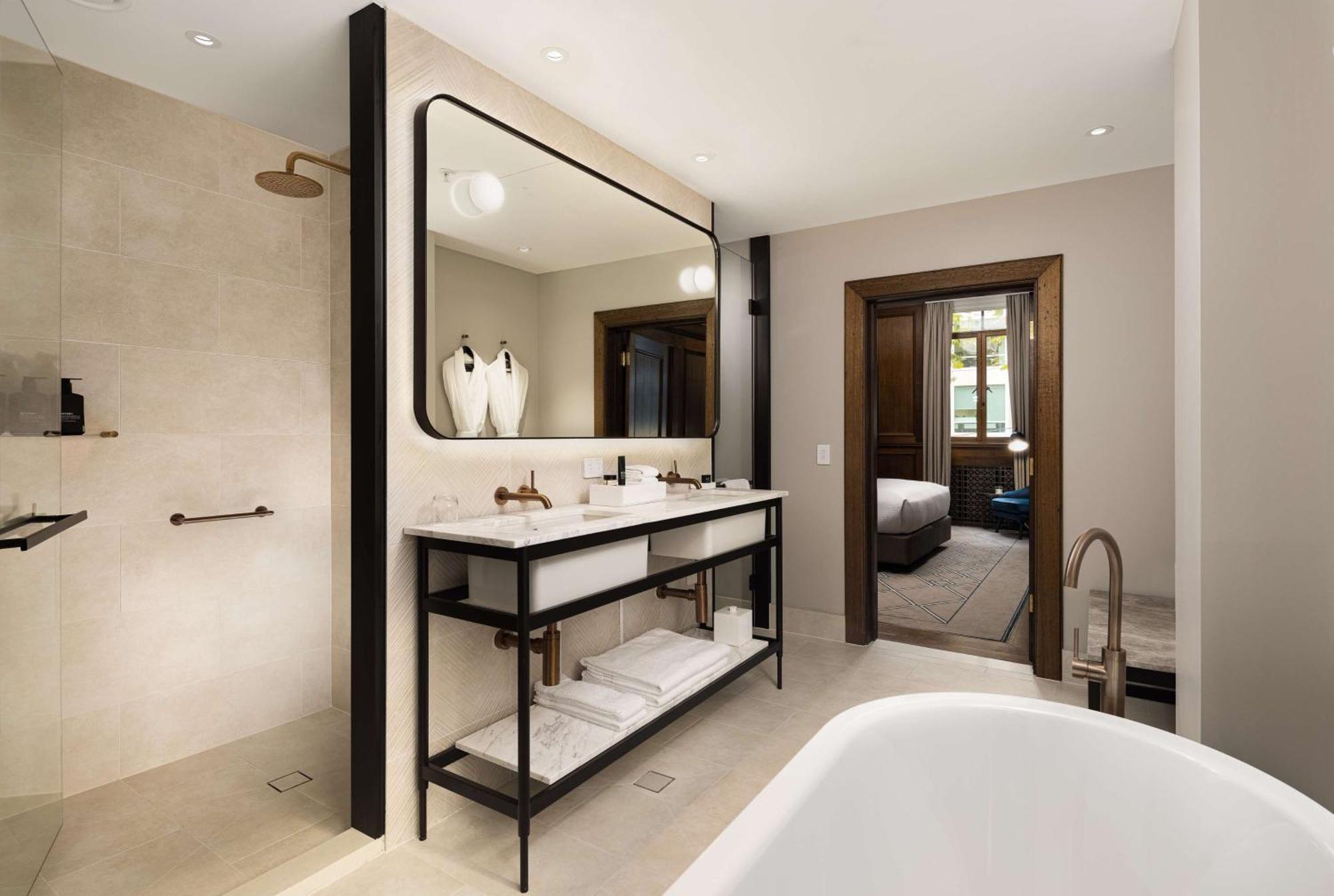 Hilton Melbourne Little Queen Street Exteriör bild Bathroom