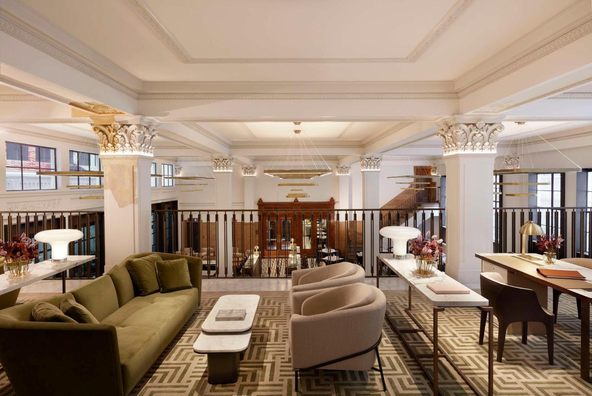 Hilton Melbourne Little Queen Street Exteriör bild The Library at The Ivy Collection